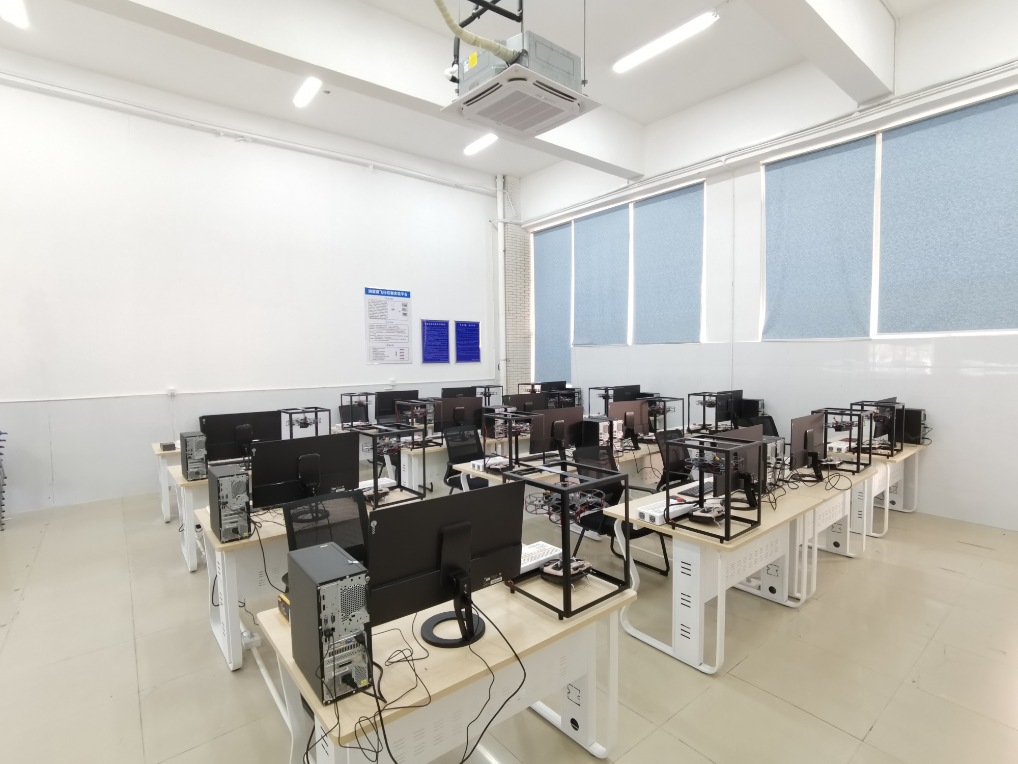 珠海科技學院：無人機飛控實驗室建設
